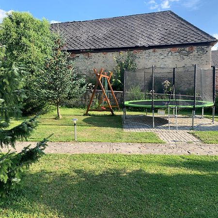 Villa Lypche Besenova Bagian luar foto