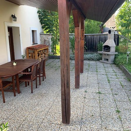 Villa Lypche Besenova Bagian luar foto