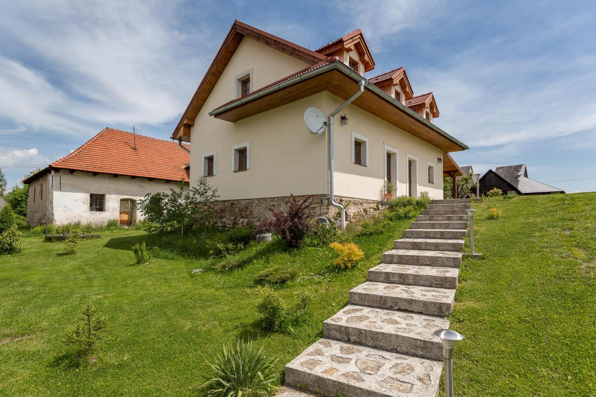 Villa Lypche Besenova Bagian luar foto