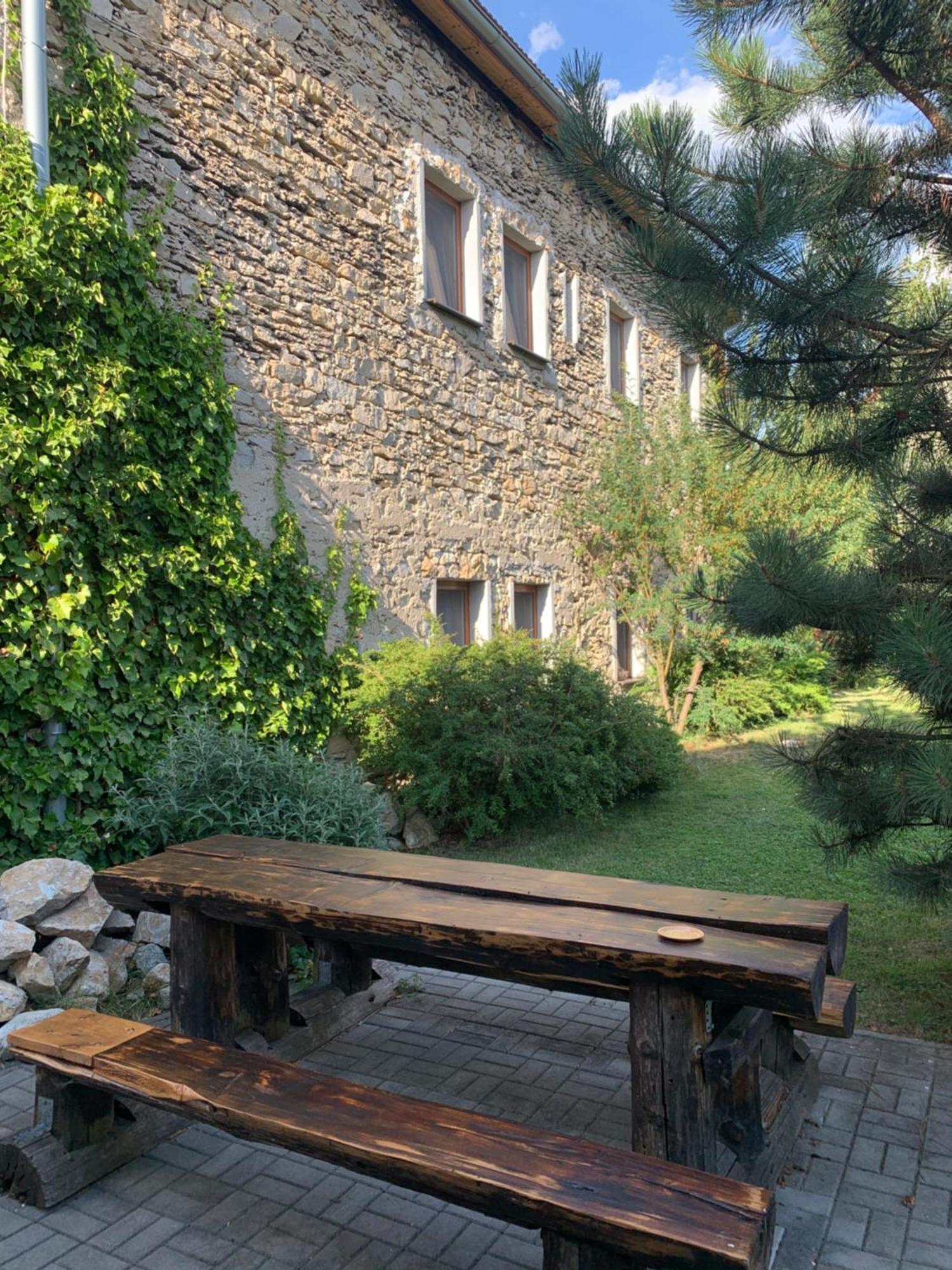 Villa Lypche Besenova Bagian luar foto