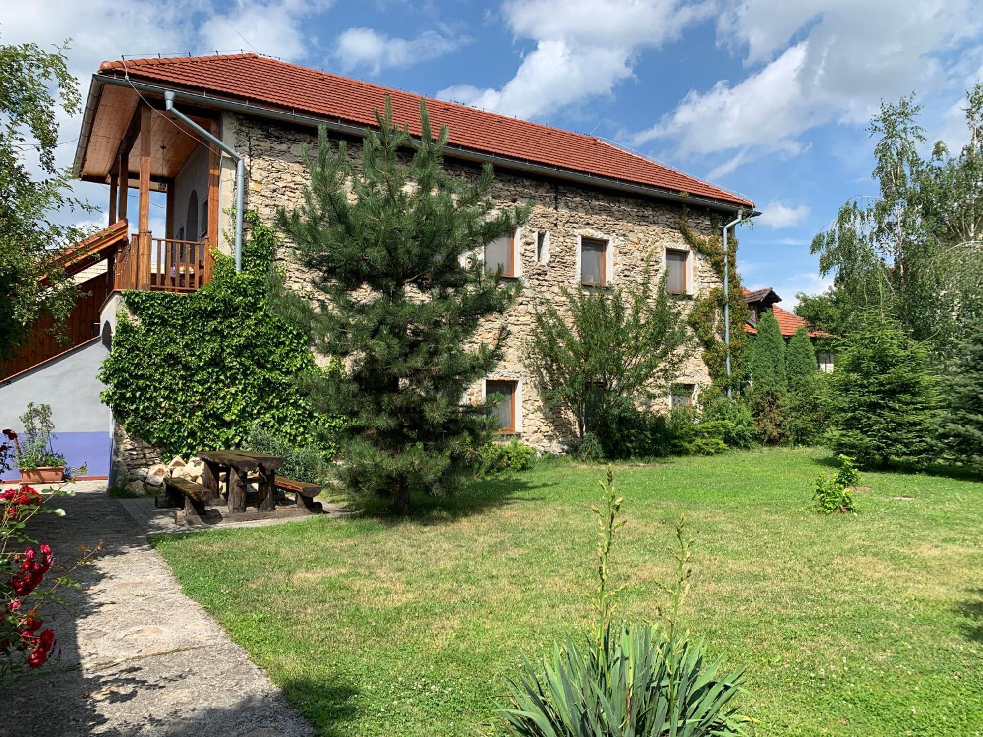 Villa Lypche Besenova Bagian luar foto