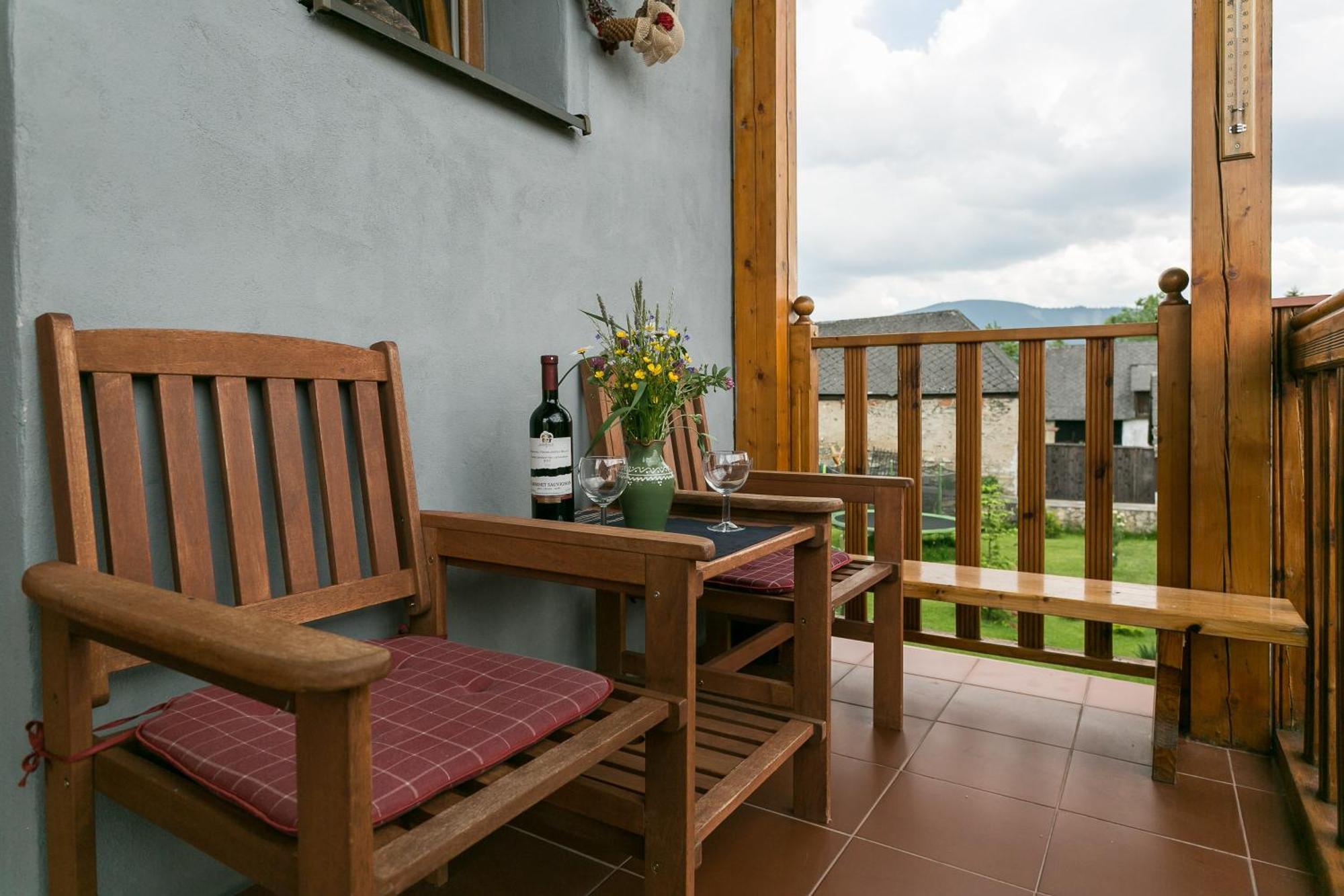 Villa Lypche Besenova Bagian luar foto